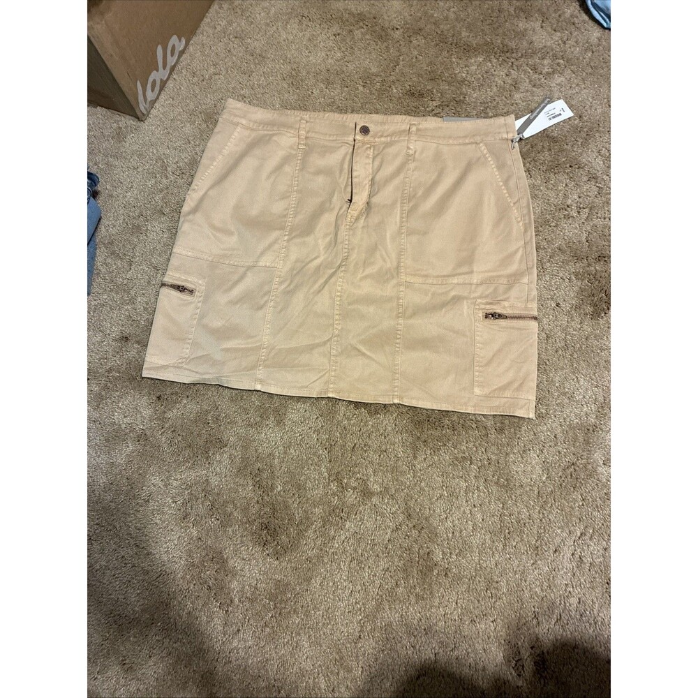 Soft Surroundings Fly Front Straight Antigua Utility Skort Sesame [SIZE PLUS 1X]